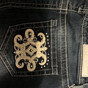 Like new only worn twice Ariya